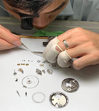 廣州雷達腕表維修服務中心更換配件